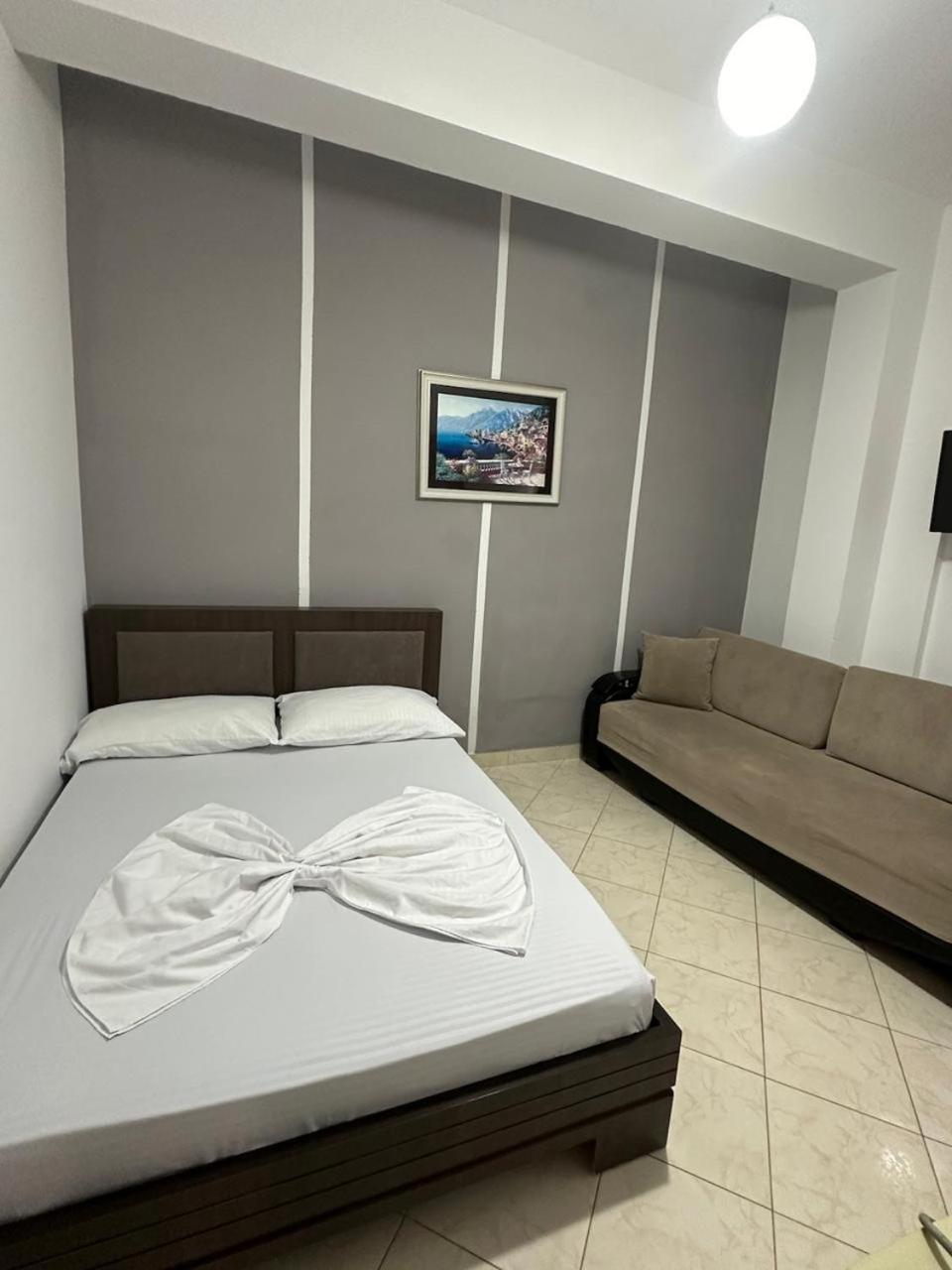 Hostel Eid Mar Vlorë Exterior foto