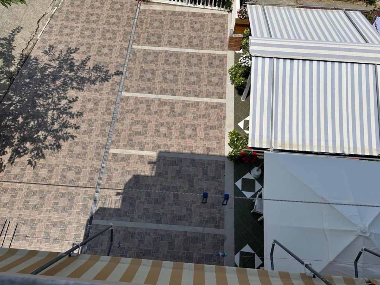 Hostel Eid Mar Vlorë Exterior foto